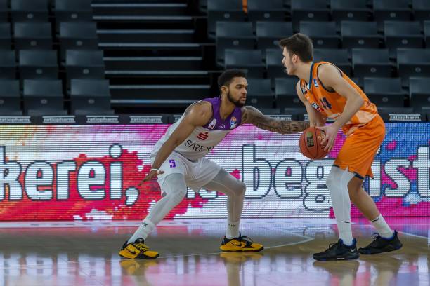 来挖掘球员 来挖掘球员